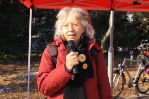 Renate Backhaus spricht für Lagatom